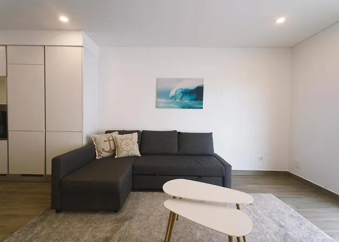 Apartment 104 - Supertubos *